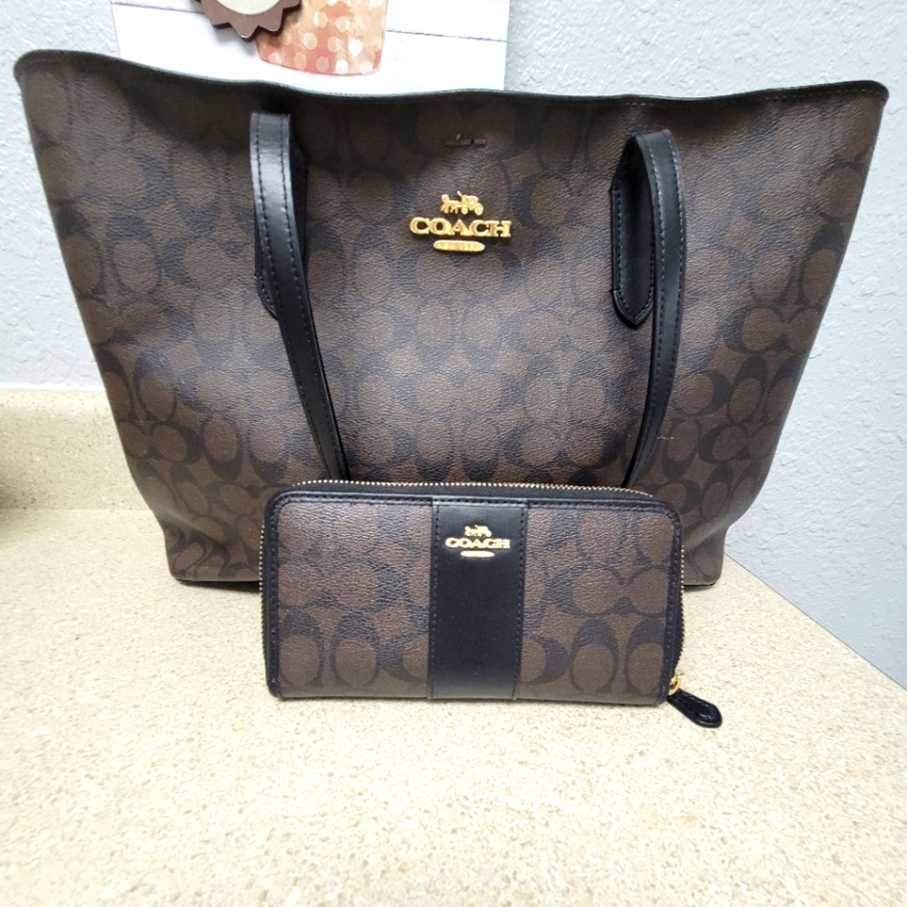 Coach purse with matching wallet